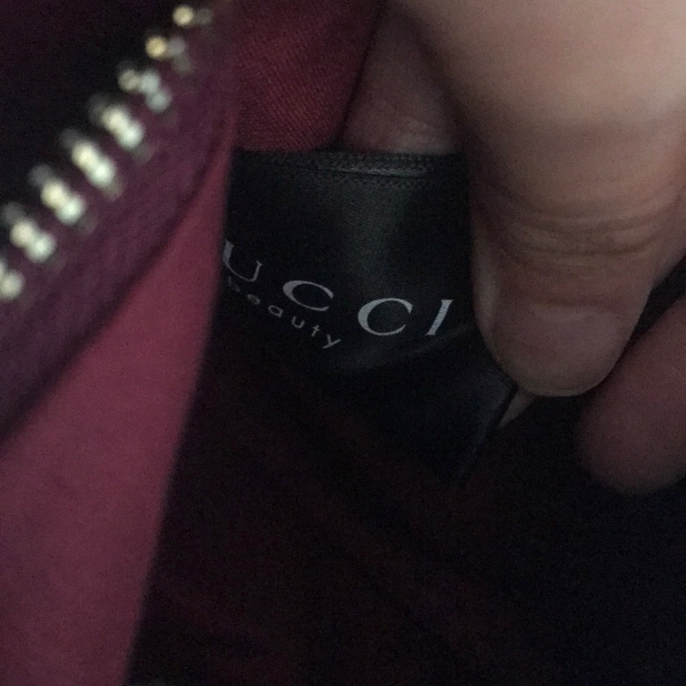 AUTHENTIC GUCCI MAKE UP BAG - Picture 4 of 8
